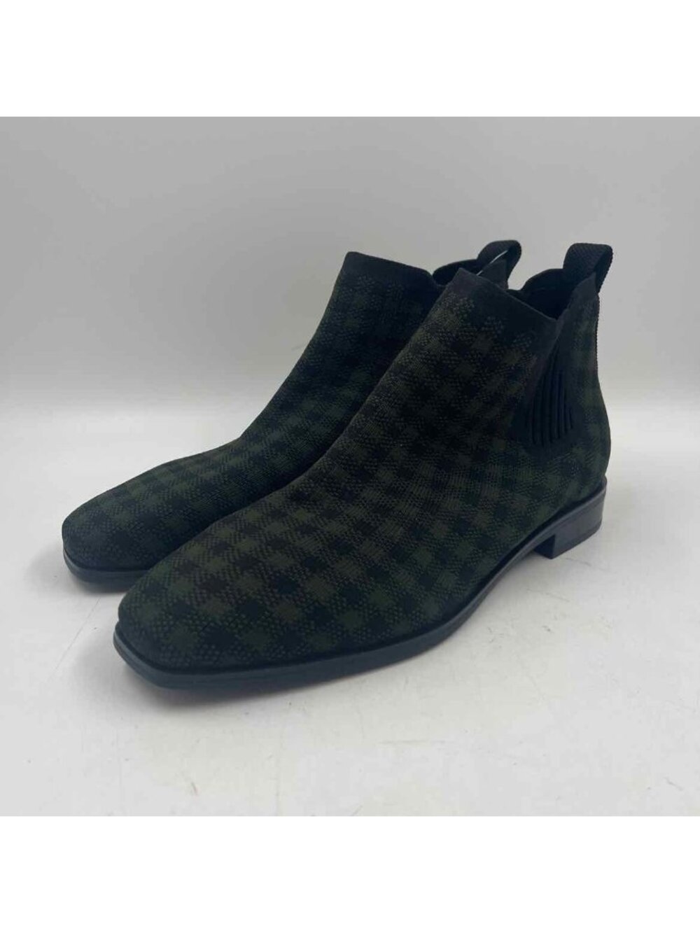 Vivaia Women's Shoe Size 10.5 Green Checkered Boots